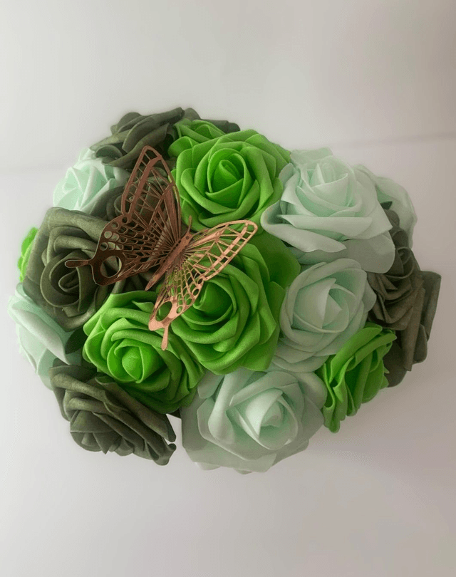 Mon pot de roses aux trois couleurs vertes (taille moyenne)